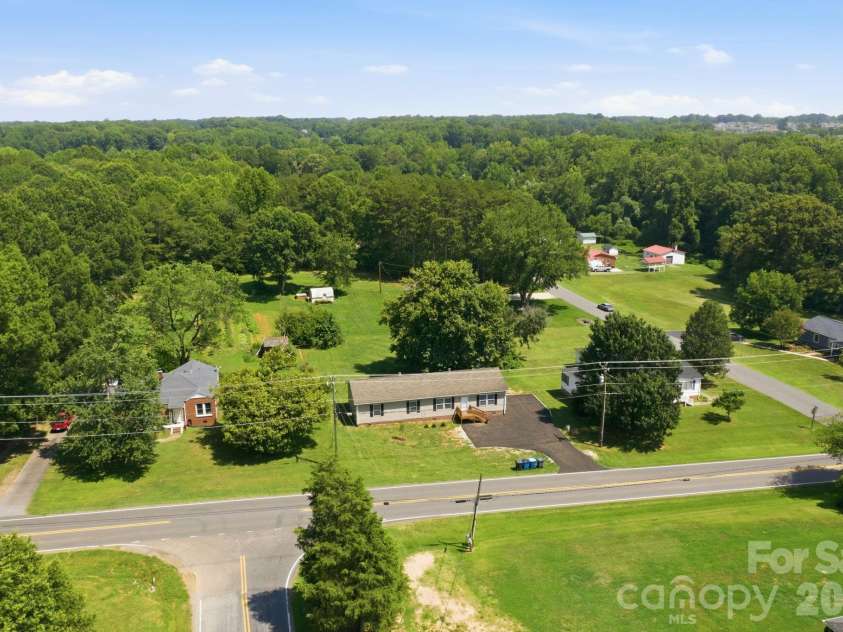 988 Mount Ulla Highway, Mooresville, NC 28115.  MLS# CAR4400269, YatesRealty ID 34876. 