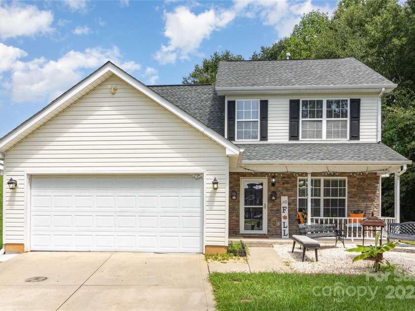 2600 Stagbuck Drive, Gastonia, NC 28052.  MLS# CAR4297044, YatesRealty ID 34877. 