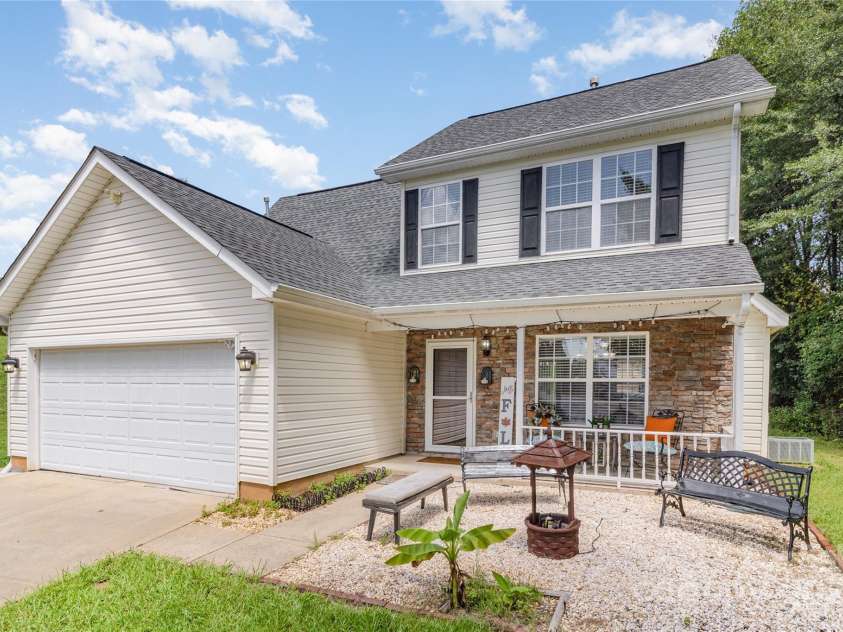 2600 Stagbuck Drive, Gastonia, NC 28052.  MLS# CAR4297044, YatesRealty ID 34877. 