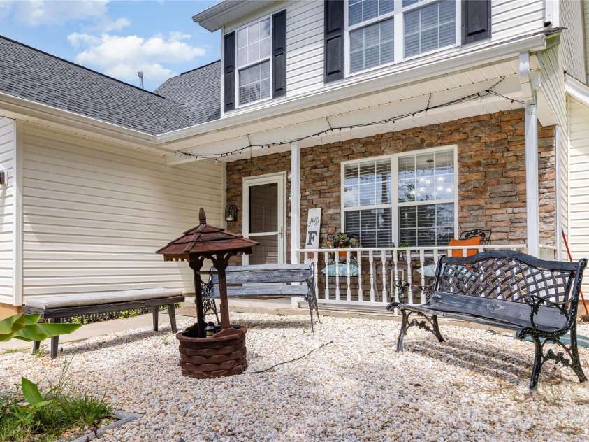 2600 Stagbuck Drive, Gastonia, NC 28052.  MLS# CAR4297044, YatesRealty ID 34877. 