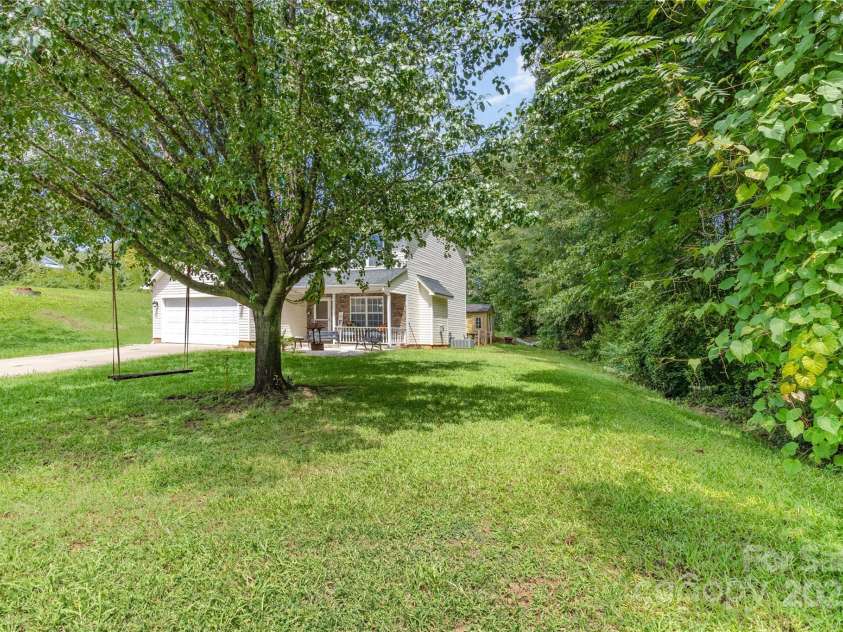 2600 Stagbuck Drive, Gastonia, NC 28052.  MLS# CAR4297044, YatesRealty ID 34877. 