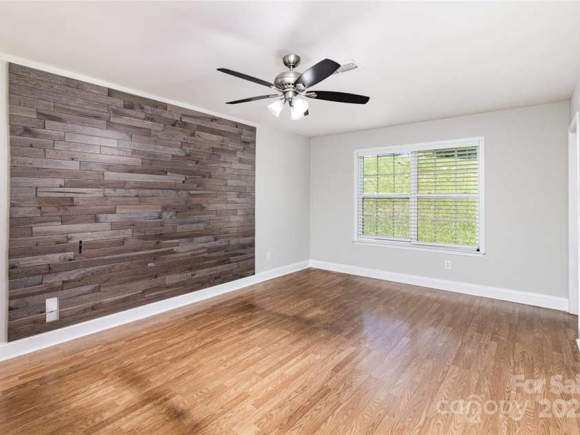2600 Stagbuck Drive, Gastonia, NC 28052.  MLS# CAR4297044, YatesRealty ID 34877. 