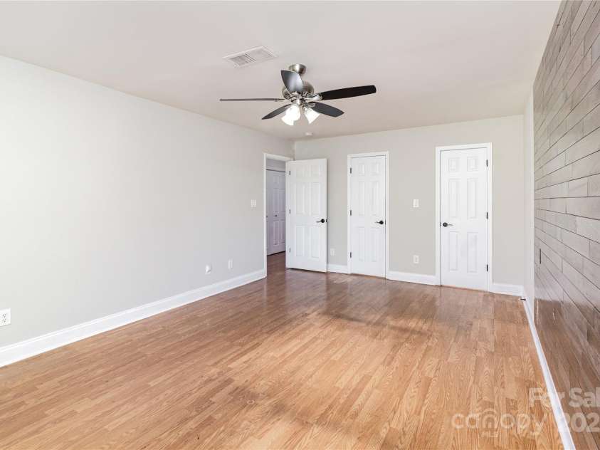 2600 Stagbuck Drive, Gastonia, NC 28052.  MLS# CAR4297044, YatesRealty ID 34877. 