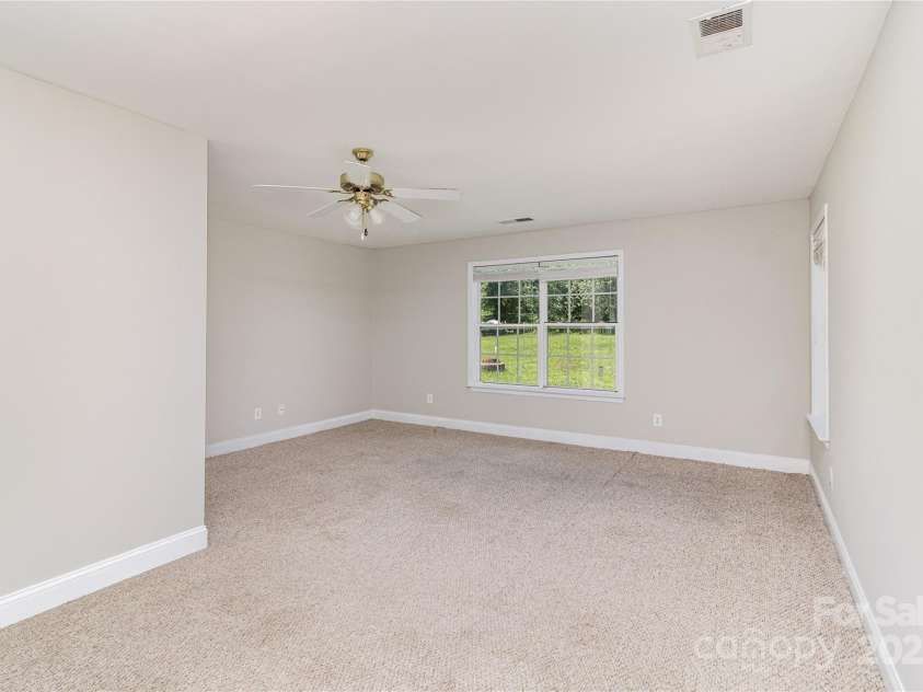 2600 Stagbuck Drive, Gastonia, NC 28052.  MLS# CAR4297044, YatesRealty ID 34877. 