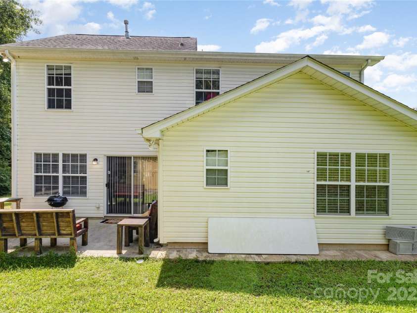 2600 Stagbuck Drive, Gastonia, NC 28052.  MLS# CAR4297044, YatesRealty ID 34877. 