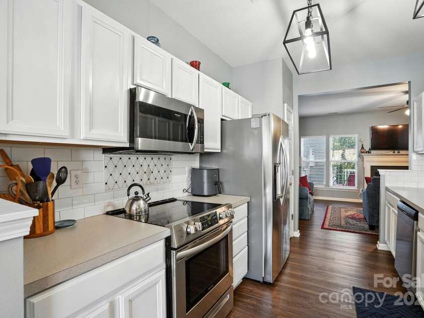 2005 Cramerton Village Drive, Cramerton, NC 28032.  MLS# CAR4295918, YatesRealty ID 34878. Kitchen