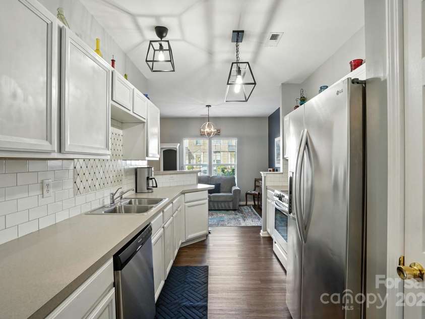 2005 Cramerton Village Drive, Cramerton, NC 28032.  MLS# CAR4295918, YatesRealty ID 34878. Kitchen