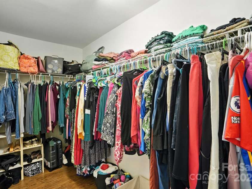 2005 Cramerton Village Drive, Cramerton, NC 28032.  MLS# CAR4295918, YatesRealty ID 34878. Primary Walk in Closet