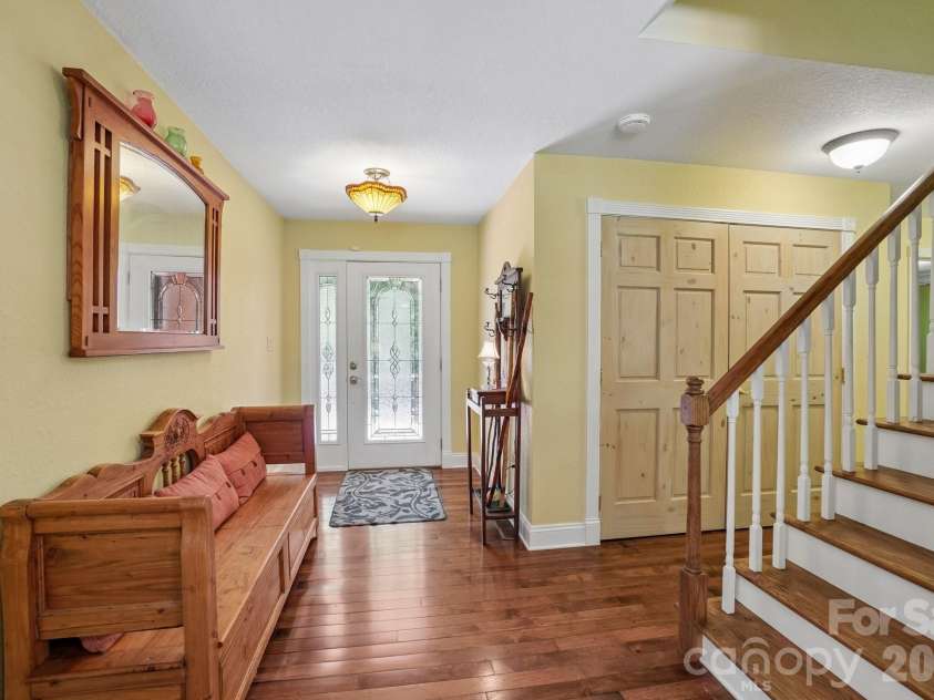 671 Trillium Lane, Mars Hill, NC 28754.  MLS# CAR4398850, YatesRealty ID 34879. Foyer