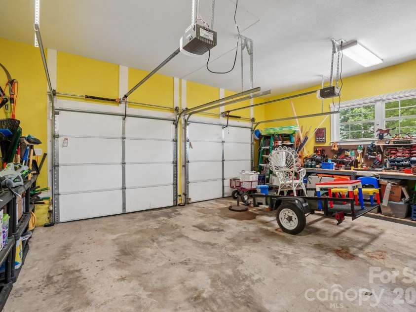 671 Trillium Lane, Mars Hill, NC 28754.  MLS# CAR4398850, YatesRealty ID 34879. Huge Garage Main Level
