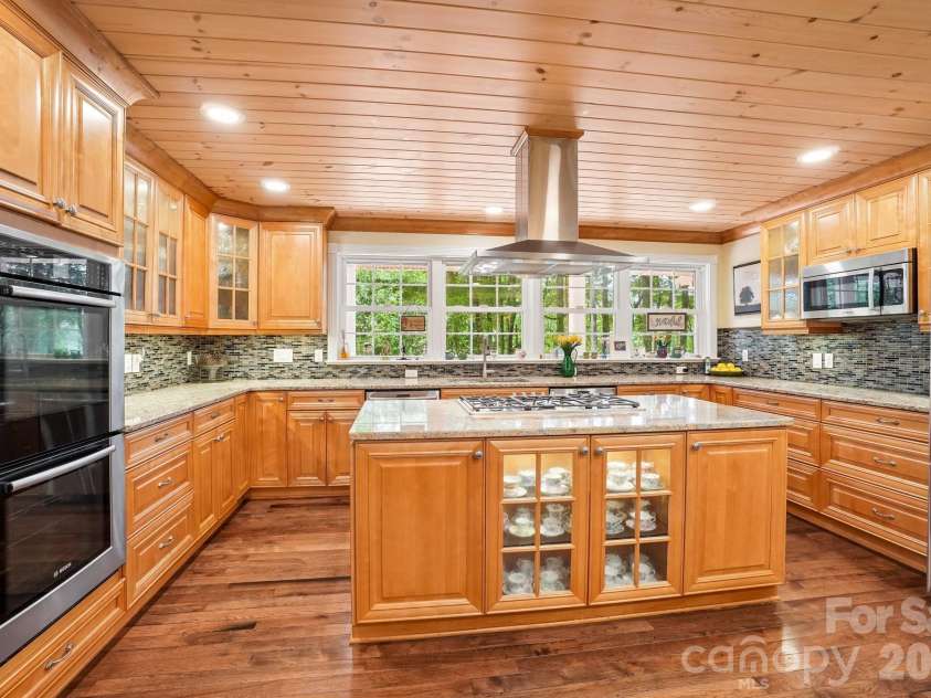 671 Trillium Lane, Mars Hill, NC 28754.  MLS# CAR4398850, YatesRealty ID 34879. Lighted Display Cabinet