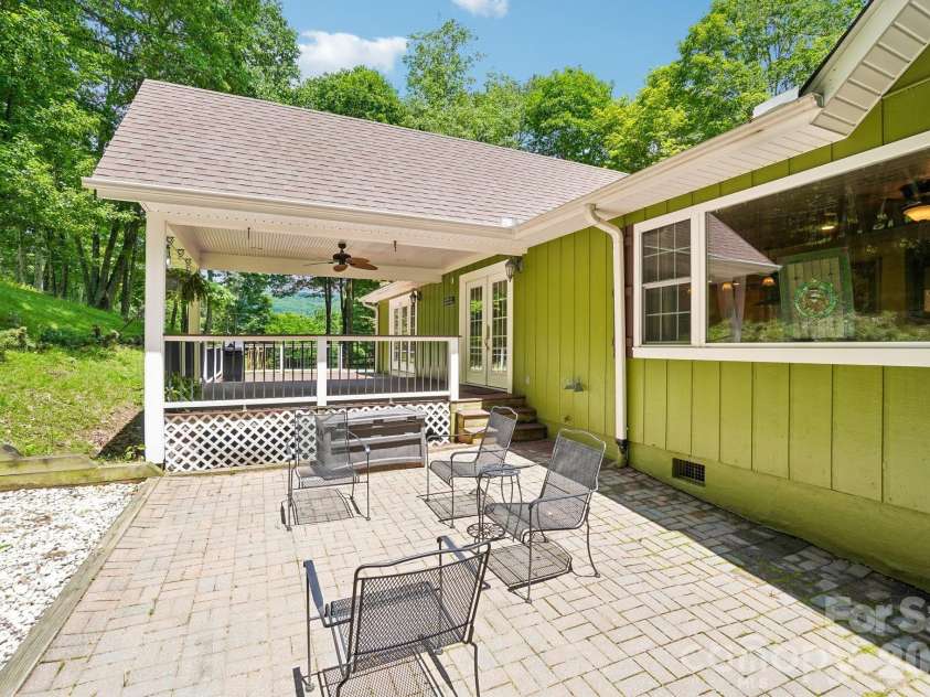 671 Trillium Lane, Mars Hill, NC 28754.  MLS# CAR4398850, YatesRealty ID 34879. Rear Deck/Patio