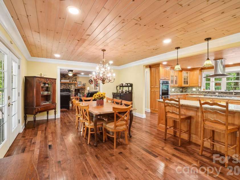 671 Trillium Lane, Mars Hill, NC 28754.  MLS# CAR4398850, YatesRealty ID 34879. Spacious Living w/Dining Area