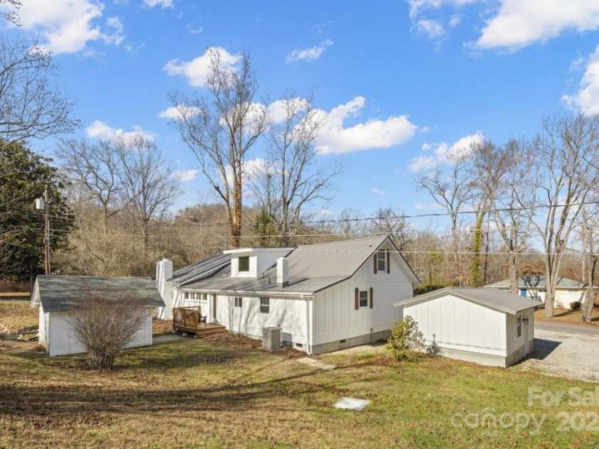 227 Ashmore Avenue, Hendersonville, NC 28791.  MLS# CAR4263833, YatesRealty ID 3488. 