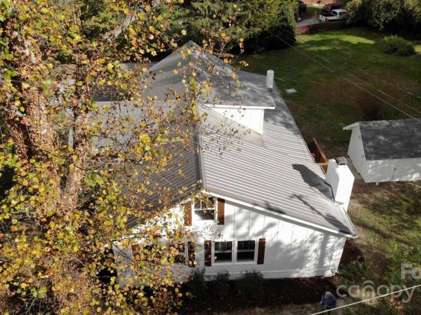 227 Ashmore Avenue, Hendersonville, NC 28791.  MLS# CAR4263833, YatesRealty ID 3488. 