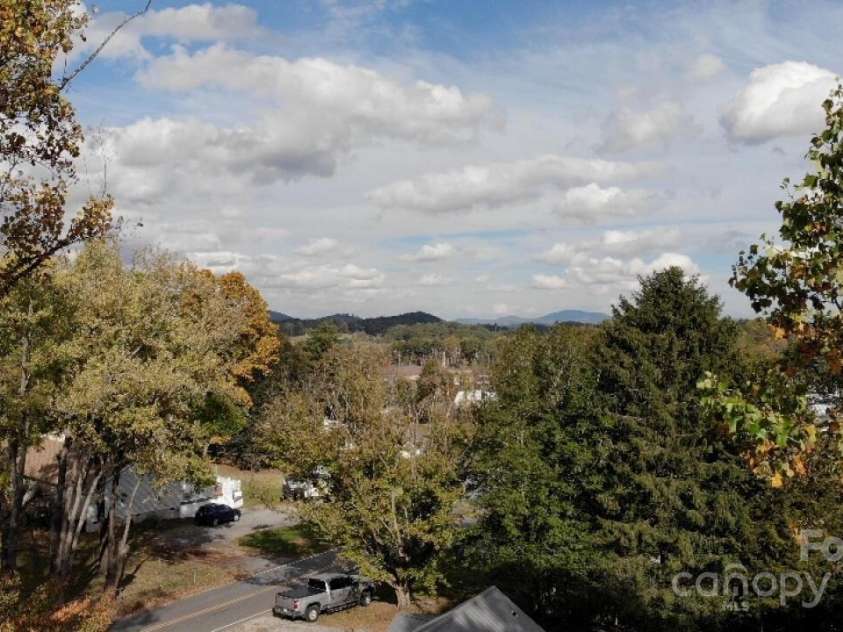 227 Ashmore Avenue, Hendersonville, NC 28791.  MLS# CAR4263833, YatesRealty ID 3488. 