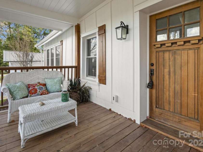 227 Ashmore Avenue, Hendersonville, NC 28791.  MLS# CAR4263833, YatesRealty ID 3488. 