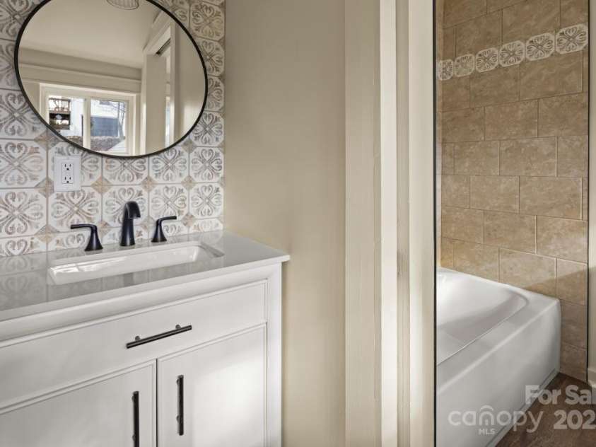 227 Ashmore Avenue, Hendersonville, NC 28791.  MLS# CAR4263833, YatesRealty ID 3488. 