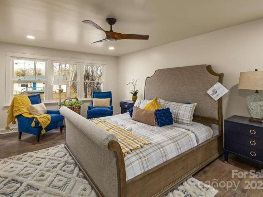 227 Ashmore Avenue, Hendersonville, NC 28791.  MLS# CAR4263833, YatesRealty ID 3488. 