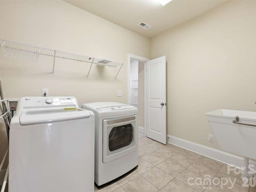 9115 Unbridle Lane, Waxhaw, NC 28173.  MLS# CAR4399236, YatesRealty ID 34880. 