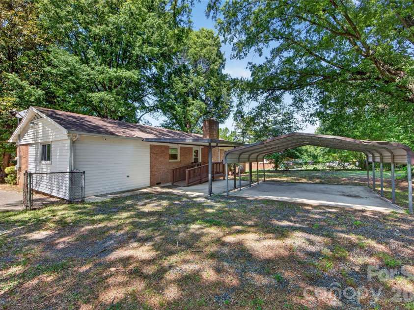 4400 Hamilton Circle, Charlotte, NC 28216.  MLS# CAR4396765, YatesRealty ID 34881. Back Exterior