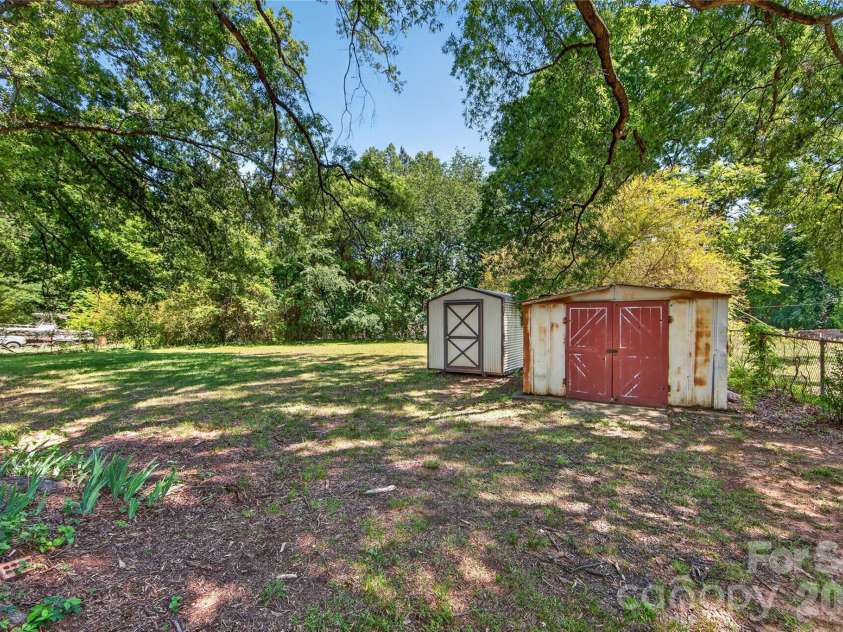 4400 Hamilton Circle, Charlotte, NC 28216.  MLS# CAR4396765, YatesRealty ID 34881. Back Exterior