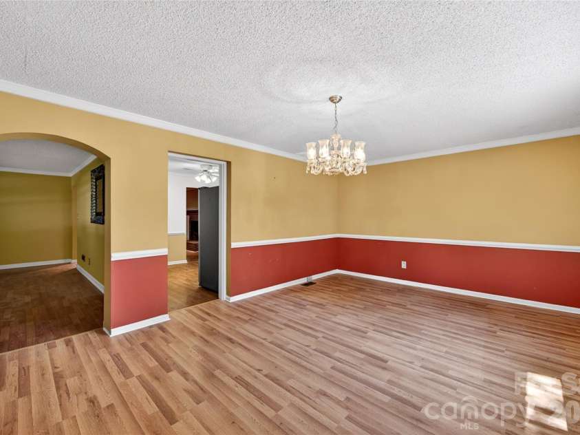 4400 Hamilton Circle, Charlotte, NC 28216.  MLS# CAR4396765, YatesRealty ID 34881. Dining Room