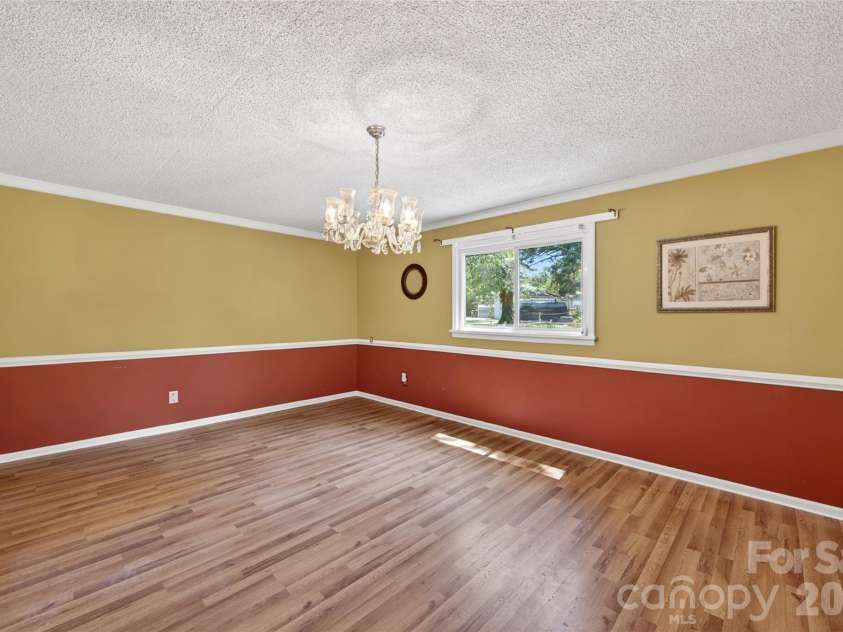 4400 Hamilton Circle, Charlotte, NC 28216.  MLS# CAR4396765, YatesRealty ID 34881. Dining Room