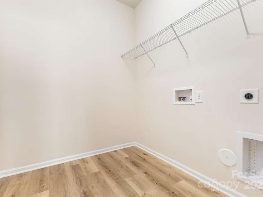 6007 Edinburgh Lane, Fort Mill, SC 29707.  MLS# CAR4295658, YatesRealty ID 34881. Laundry Room