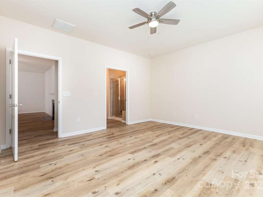 6007 Edinburgh Lane, Fort Mill, SC 29707.  MLS# CAR4295658, YatesRealty ID 34881. Primary Bedroom with access to private bath