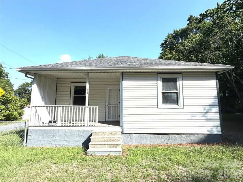 43 4th Avenue, Rockingham, NC 28379.  MLS# CAR4400287, YatesRealty ID 34883. 