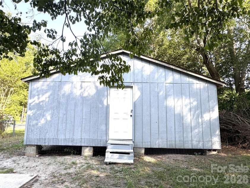43 4th Avenue, Rockingham, NC 28379.  MLS# CAR4400287, YatesRealty ID 34883. 