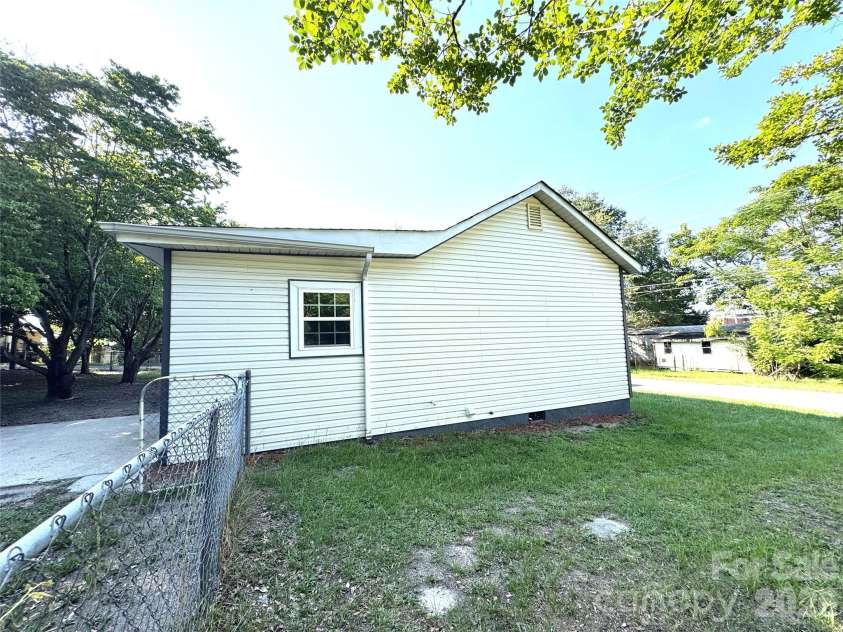 43 4th Avenue, Rockingham, NC 28379.  MLS# CAR4400287, YatesRealty ID 34883. Back