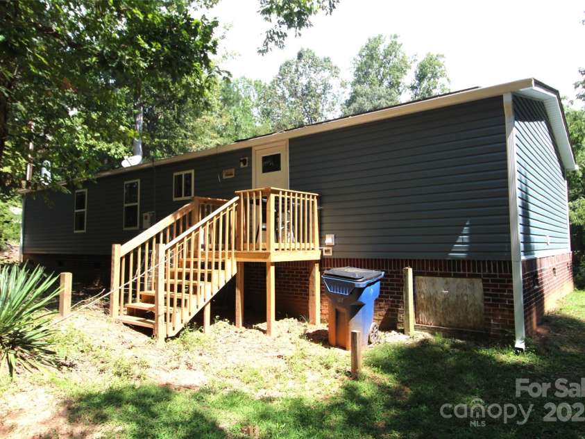 7035 Twin Streams Lane, Clover, SC 29710.  MLS# CAR4297138, YatesRealty ID 34883. 