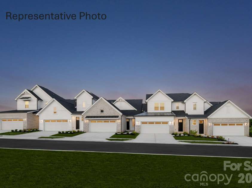 1429 Twin Leaf Road, Fort Mill, SC 29715.  MLS# CAR4400305, YatesRealty ID 34885. 