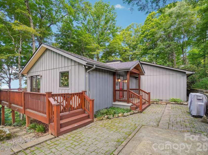 1209 Mckinney Gap Drive, Mars Hill, NC 28754.  MLS# CAR4399695, YatesRealty ID 34886. Beautiful Setting