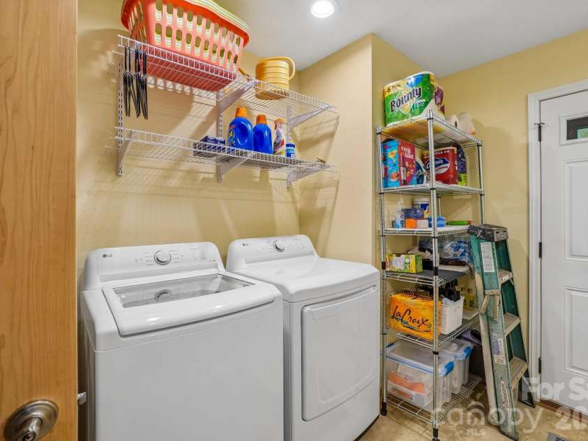 1209 Mckinney Gap Drive, Mars Hill, NC 28754.  MLS# CAR4399695, YatesRealty ID 34886. Laundry/Utility Room