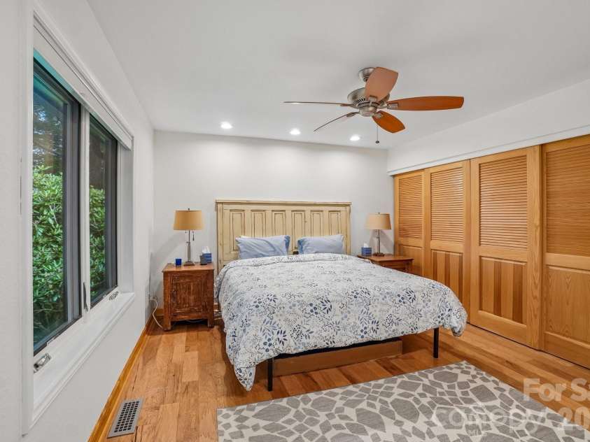 1209 Mckinney Gap Drive, Mars Hill, NC 28754.  MLS# CAR4399695, YatesRealty ID 34886. Primary Suite