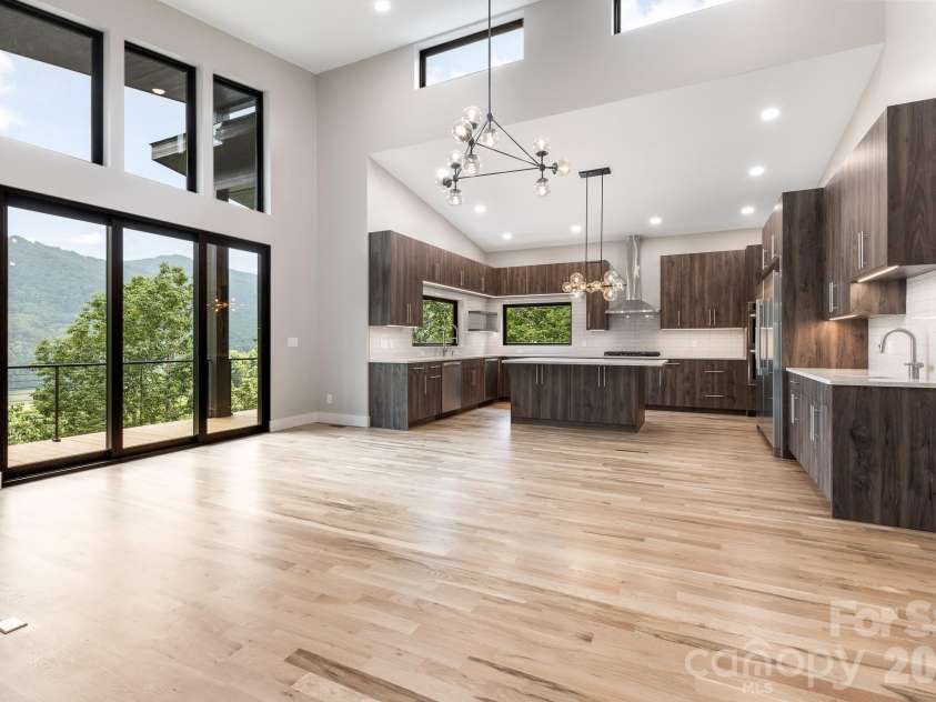 60 King Horn Ridge, Waynesville, NC 28785.  MLS# CAR4389004, YatesRealty ID 34887. Common area.