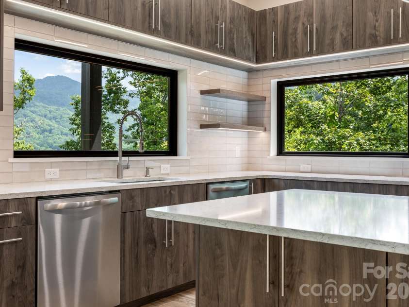60 King Horn Ridge, Waynesville, NC 28785.  MLS# CAR4389004, YatesRealty ID 34887. Kitchen work area view.