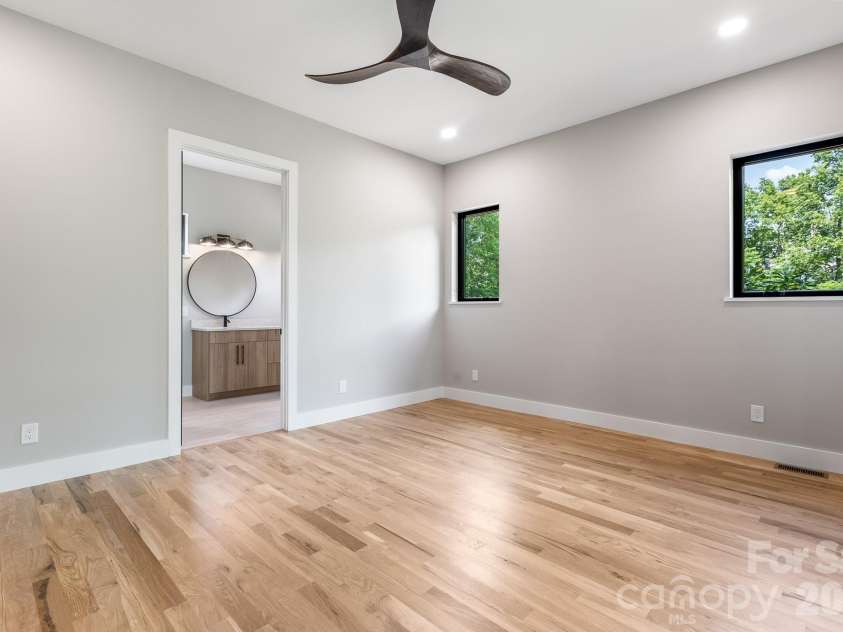 60 King Horn Ridge, Waynesville, NC 28785.  MLS# CAR4389004, YatesRealty ID 34887. Primary suite.