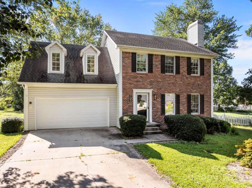 705 Woodhill Drive, Fletcher, NC 28732.  MLS# CAR4294001, YatesRealty ID 34887. 