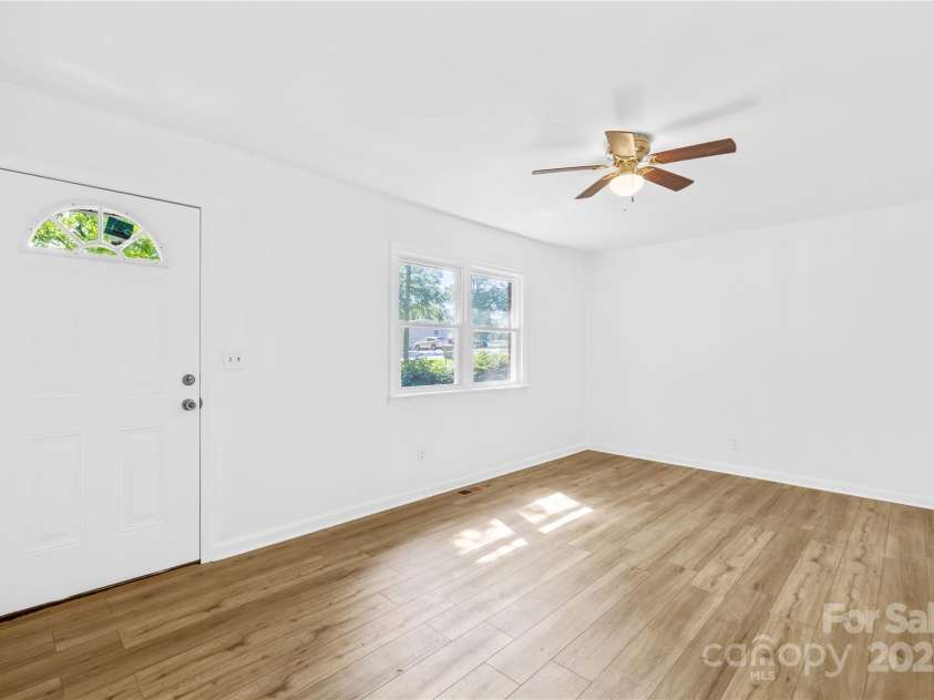 505 Mauney Lane, Shelby, NC 28150.  MLS# CAR4296508, YatesRealty ID 34889. 