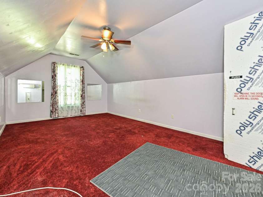 9942 Gray Dove Court, Charlotte, NC 28216.  MLS# CAR4378105, YatesRealty ID 34889. Bonus Room