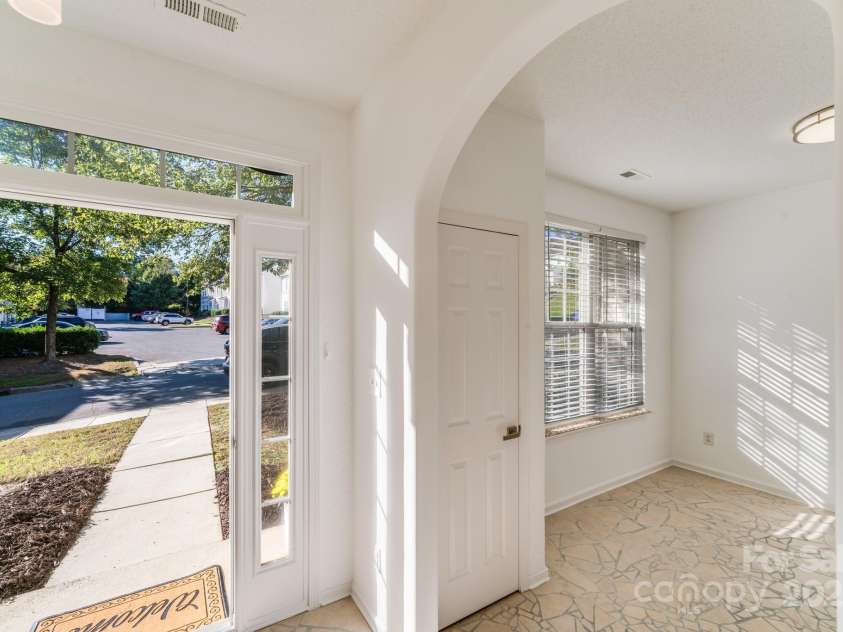 563 Goldstaff Lane, Charlotte, NC 28273.  MLS# CAR4191069, YatesRealty ID 3489. Entrance