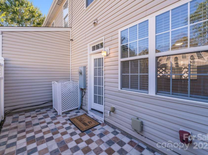 563 Goldstaff Lane, Charlotte, NC 28273.  MLS# CAR4191069, YatesRealty ID 3489. Fenced and private back patio