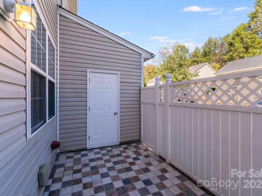 563 Goldstaff Lane, Charlotte, NC 28273.  MLS# CAR4191069, YatesRealty ID 3489. Fenced and private back patio