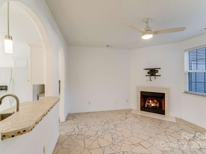 563 Goldstaff Lane, Charlotte, NC 28273.  MLS# CAR4191069, YatesRealty ID 3489. Livingroom with gas fireplace