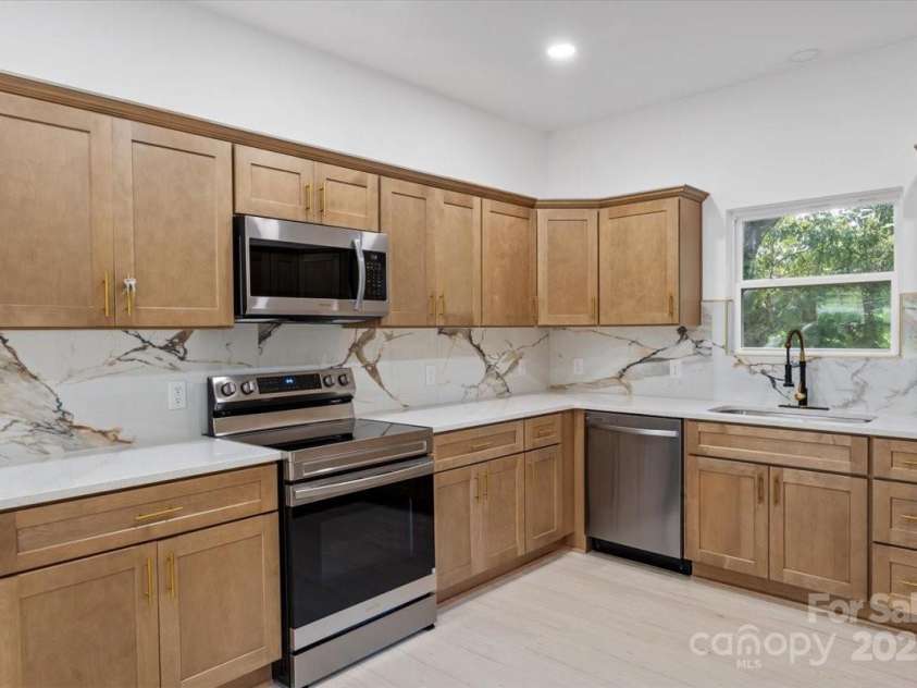 3156 Long Shoals Road, Lincolnton, NC 28092.  MLS# CAR4296360, YatesRealty ID 34892. 