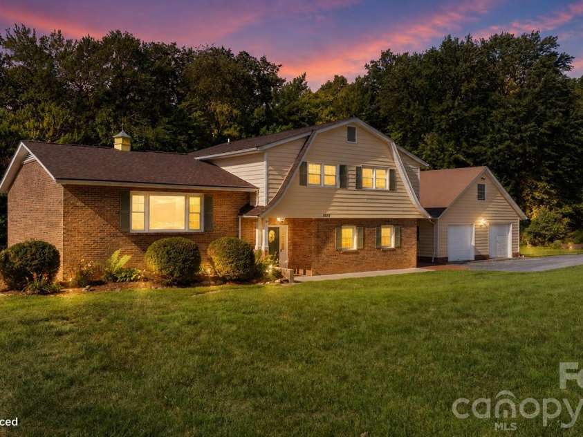 3252 Hollyhill Circle, Valdese, NC 28690.  MLS# CAR4396963, YatesRealty ID 34892. 